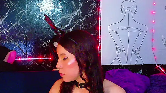 Snapshot of CristalRose chatting on 28, 5, 2026 CristalRose online show from 28, 5, 2026