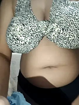 Hott Muskan online show from 15, 12, 2025