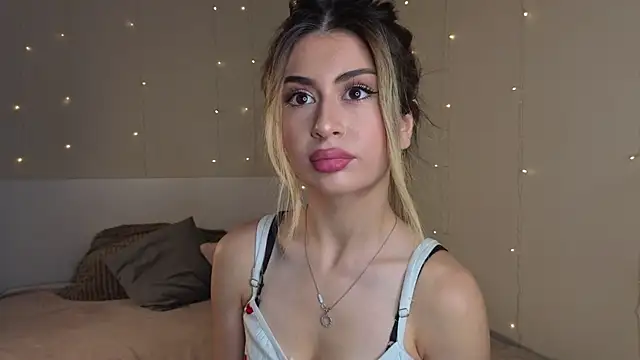 Snapshot of GeorginaHarn chatting on 29, 10, 2025 GeorginaHarn online show from 29, 10, 2025