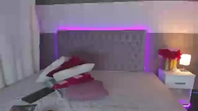 Snapshot of NathalyStars chatting on 20, 10, 2025 NathalyStars online show from 20, 10, 2025