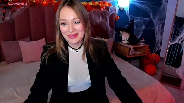 EvelynPoole online show from 21, 10, 2025