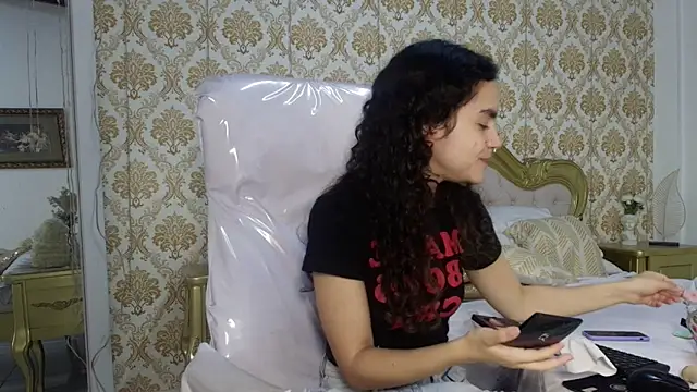 JessB  online show from 11, 11, 2025