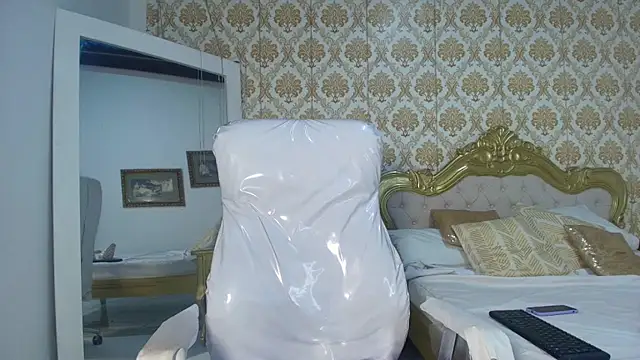 JessB  online show from 8, 11, 2025