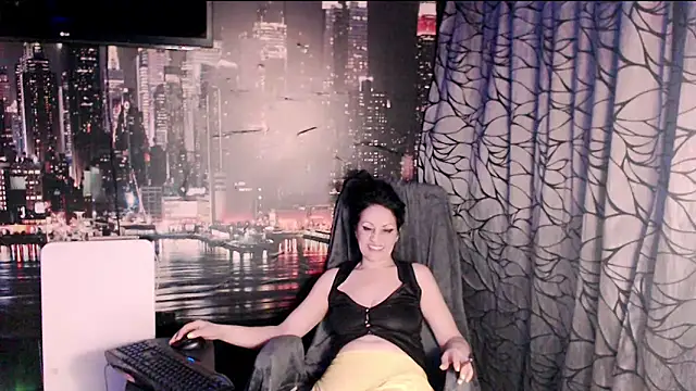 AMOURSWEET2025 online show from 2, 4, 2026