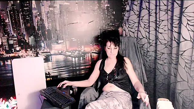 AMOURSWEET2025 online show from 6, 3, 2026