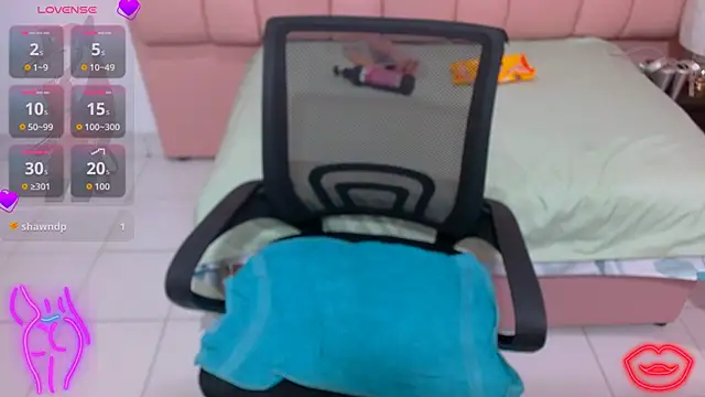 Snapshot of sara_hot_18 chatting on 17, 11, 2025 sara hot 18 online show from 17, 11, 2025