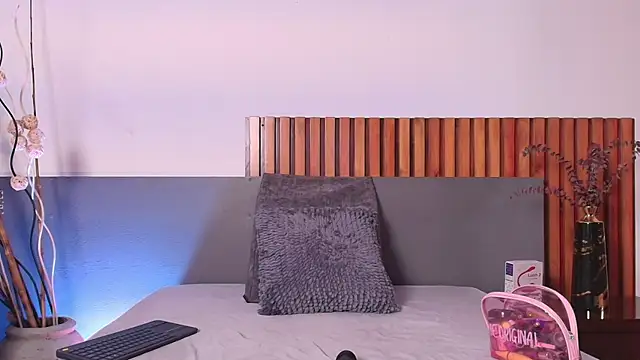 DaphneBeaumont online show from 24, 11, 2025