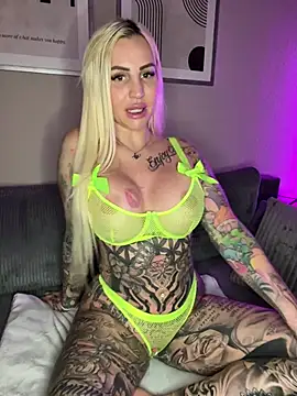 CoraDiamond online show from 14, 4, 2026