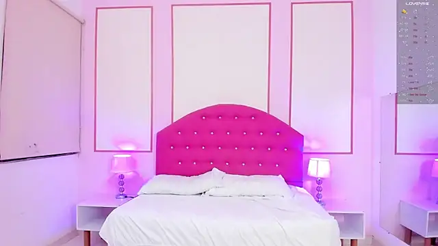 STEFANY MOLL online show from 26, 10, 2025