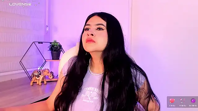 Emma  clark  online show from 27, 11, 2025