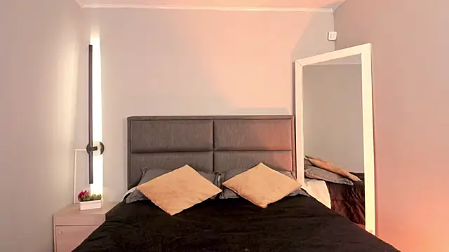 Emma  clark  online show from 26, 2, 2026