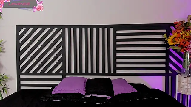 Emma  clark  online show from 12, 10, 2025