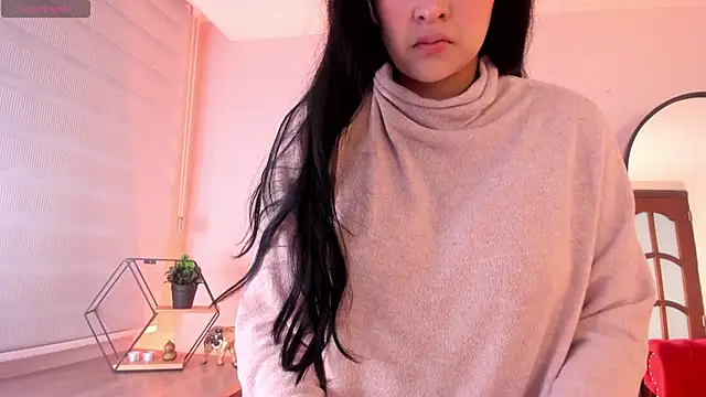 Emma  clark  online show from 19, 12, 2025