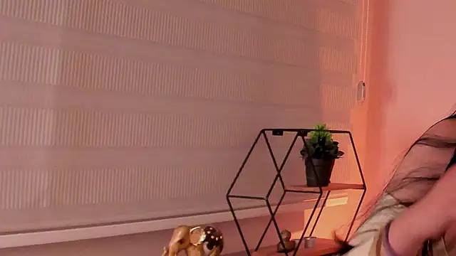 Emma  clark  online show from 6, 3, 2026