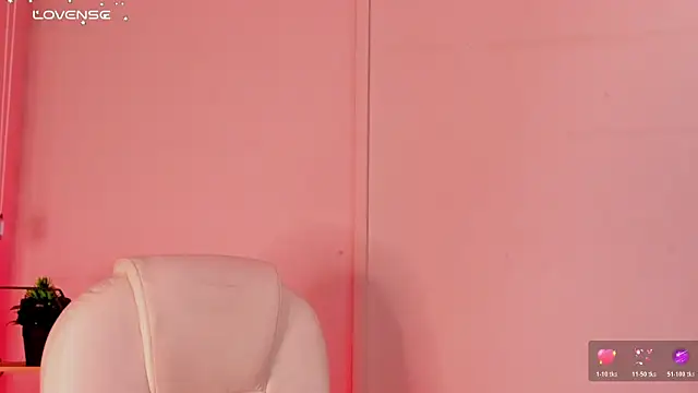 Emma  clark  online show from 24, 11, 2025