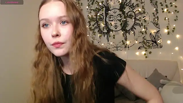 Snapshot of MandyMils chatting on 24, 10, 2025 MandyMils online show from 24, 10, 2025