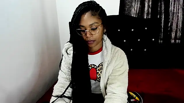 Snapshot of Pamela_Courson chatting on 6, 11, 2025 Pamela Courson online show from 6, 11, 2025