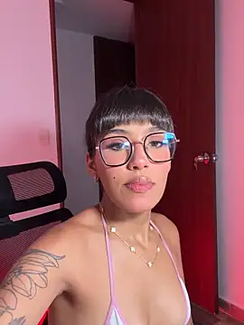 Danicute  online show from 9, 10, 2025