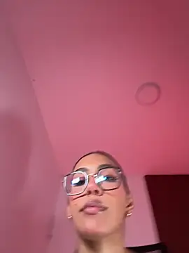 Danicute  online show from 4, 10, 2025