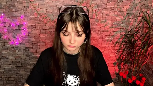 Snapshot of may_rollins chatting on 7, 5, 2026 may rollins online show from 7, 5, 2026