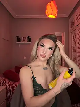 Snapshot of lacattiva chatting on 21, 11, 2025 lacattiva online show from 21, 11, 2025