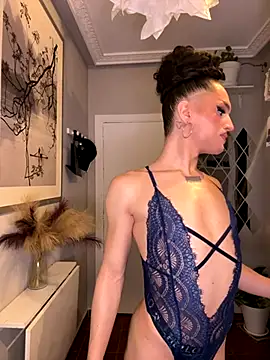 Snapshot of lacattiva chatting on 13, 10, 2025 lacattiva online show from 13, 10, 2025