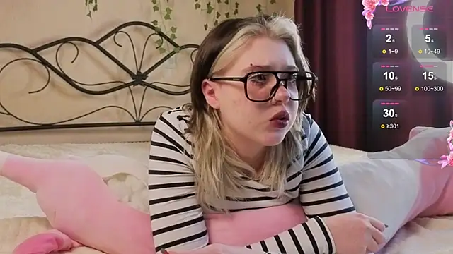IrisSoCute online show from 19, 9, 2025