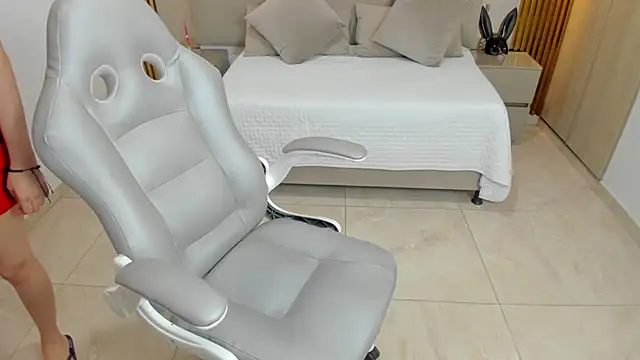 Keisha jalal online show from 4, 11, 2025