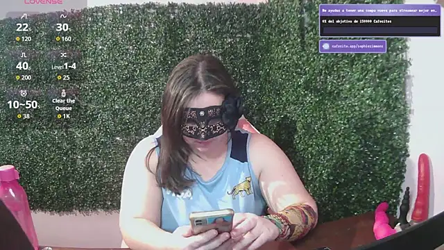 Snapshot of SophieSimmons_ chatting on 10, 9, 2025 SophieSimmons online show from 10, 9, 2025