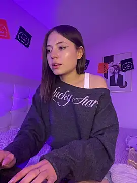 PrettyAmber online show from 3, 11, 2025