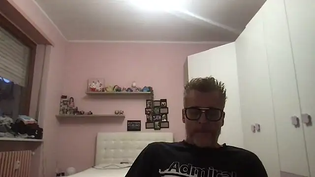 Axl hot online show from 22, 5, 2026