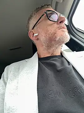 Axl hot online show from 4, 5, 2026