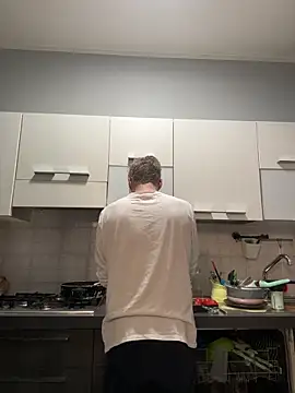 Axl hot online show from 13, 4, 2026