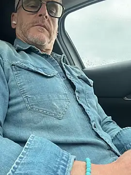 Axl hot online show from 8, 5, 2026