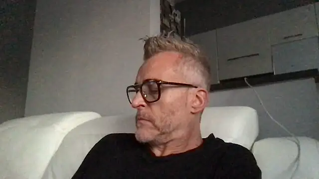 Axl hot online show from 12, 6, 2026