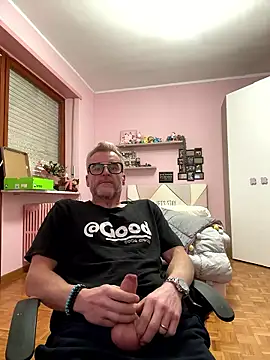 Axl hot online show from 11, 1, 2026