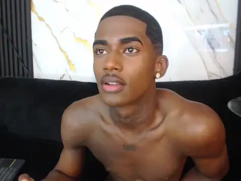 Snapshot of brihansexx chatting on 14, 11, 2025 brihansexx online show from 14, 11, 2025