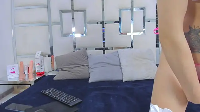 Snapshot of GabrielBrowm chatting on 8, 10, 2025 GabrielBrowm online show from 8, 10, 2025