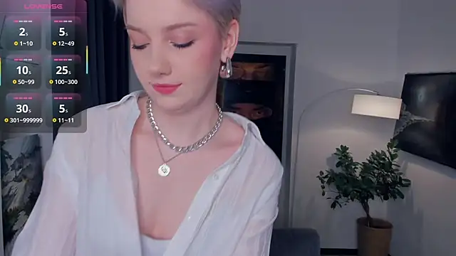 Snapshot of OdelynaAsp chatting on 30, 10, 2025 OdelynaAsp online show from 30, 10, 2025