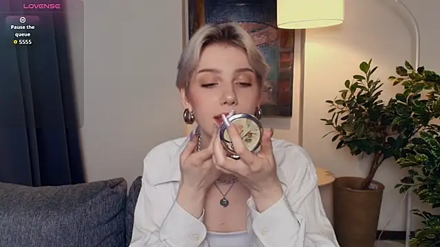 Snapshot of OdelynaAsp chatting on 4, 12, 2025 OdelynaAsp online show from 4, 12, 2025