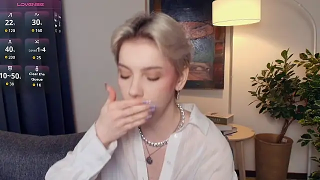 Snapshot of OdelynaAsp chatting on 28, 11, 2025 OdelynaAsp online show from 28, 11, 2025