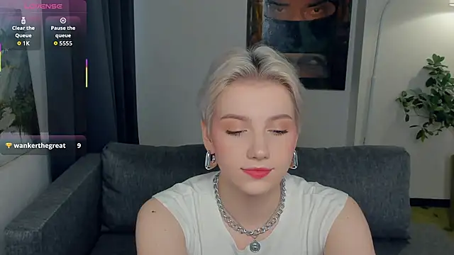 Snapshot of OdelynaAsp chatting on 18, 10, 2025 OdelynaAsp online show from 18, 10, 2025