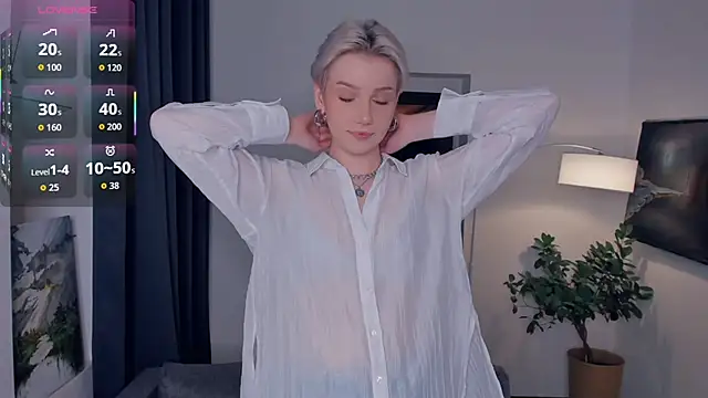 Snapshot of OdelynaAsp chatting on 31, 10, 2025 OdelynaAsp online show from 31, 10, 2025