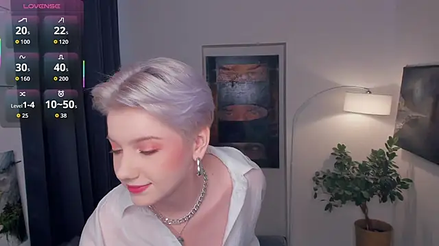 Snapshot of OdelynaAsp chatting on 19, 10, 2025 OdelynaAsp online show from 19, 10, 2025