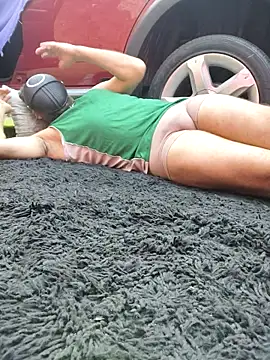 Snapshot of bad_wolf28 chatting on 7, 10, 2025 bad wolf28 online show from 7, 10, 2025