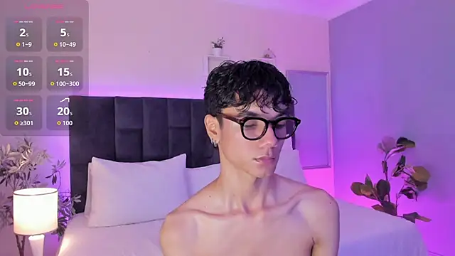 Snapshot of Phillicious__ chatting on 20, 11, 2025 Phillicious online show from 20, 11, 2025