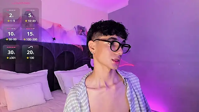 Snapshot of Phillicious__ chatting on 25, 10, 2025 Phillicious online show from 25, 10, 2025