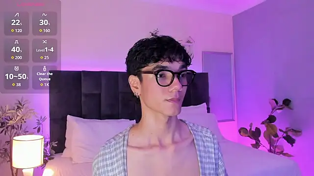 Snapshot of Phillicious__ chatting on 22, 11, 2025 Phillicious online show from 22, 11, 2025