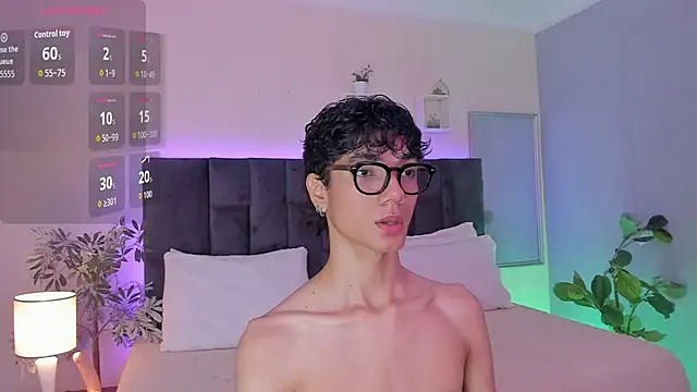 Snapshot of Phillicious__ chatting on 22, 12, 2025 Phillicious online show from 22, 12, 2025