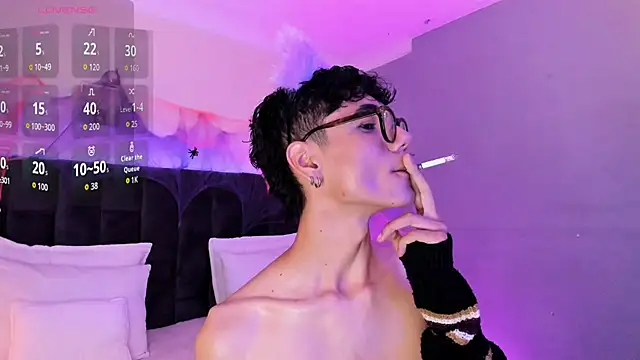 Snapshot of Phillicious__ chatting on 31, 10, 2025 Phillicious online show from 31, 10, 2025